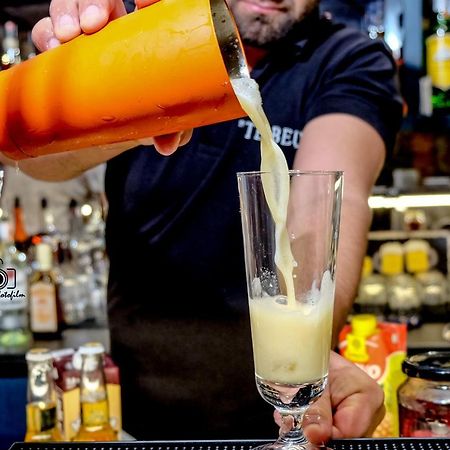 Vlorë Tebeu Coffe And Bar B&B 외부 사진