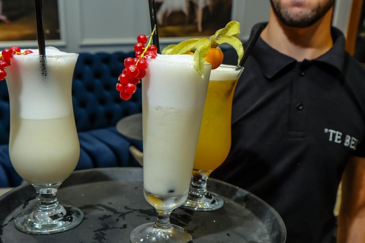 Vlorë Tebeu Coffe And Bar B&B 외부 사진