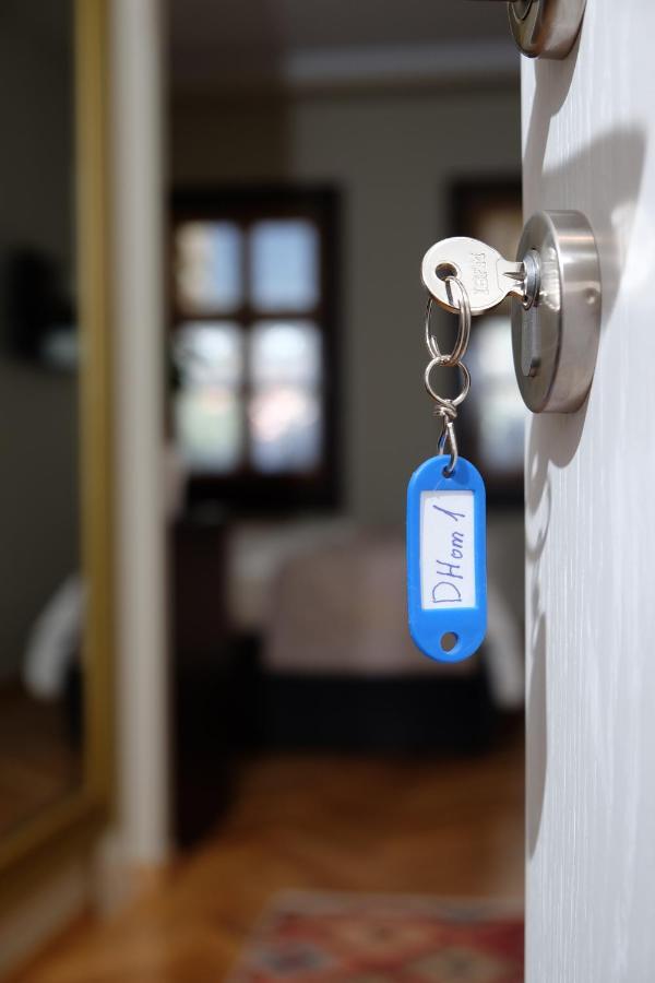 Vlorë Tebeu Coffe And Bar B&B 외부 사진